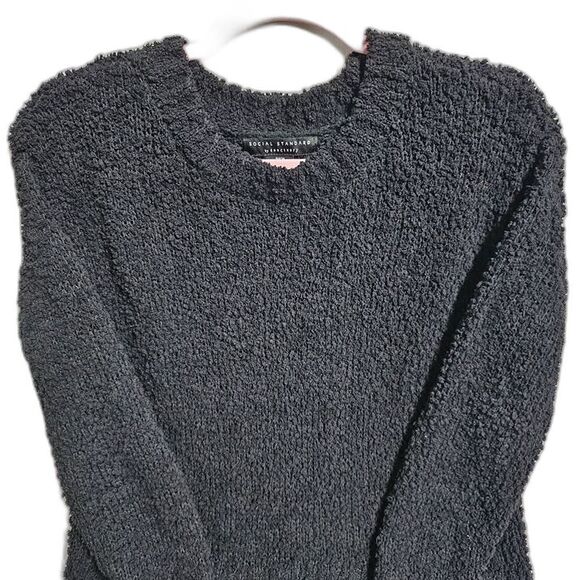 fluffy black knit sweater size Small - Picture 1 of 6